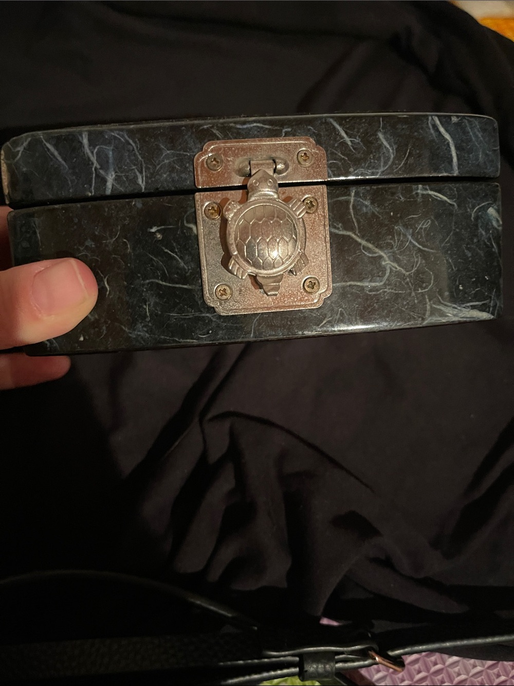 Mother of pearl jewelry box with turtle clasp